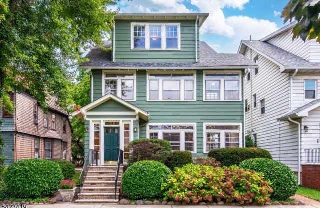 185 Broad St