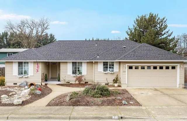 3BED2BATH -NEWLY REMODELED, 2CAR GARAGE, LARGE FENCED YARD, WASHER/DRYER