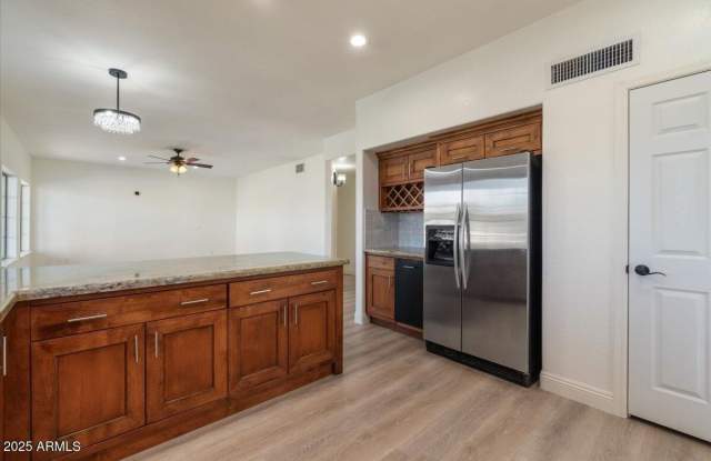 1414 N PALMSPRINGS Drive