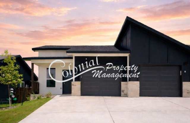 Gorgeous and Modern Duplex in Temple, Tx!