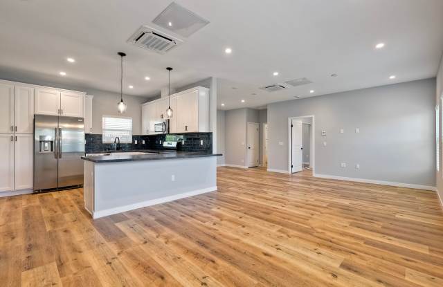 6832 Tower Street - 1