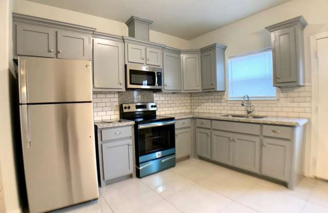 Photo of 1920 Bahamas Dr