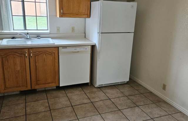 North Orem 2 bedroom/1 bath apartment