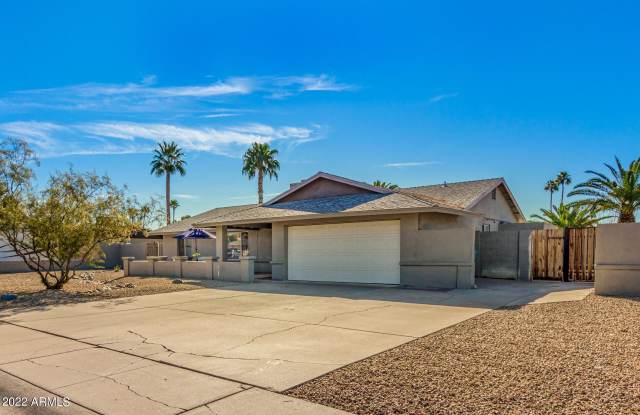 5337 E GELDING Drive