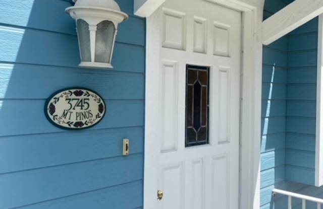 Charming 3-Bedroom Cottage with Fenced Yard  Fireplace in the Heart of Frazier Park