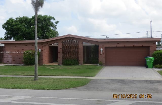 8570 Sunset Strip - 8570 Sunset Strip, Sunrise, FL 33322