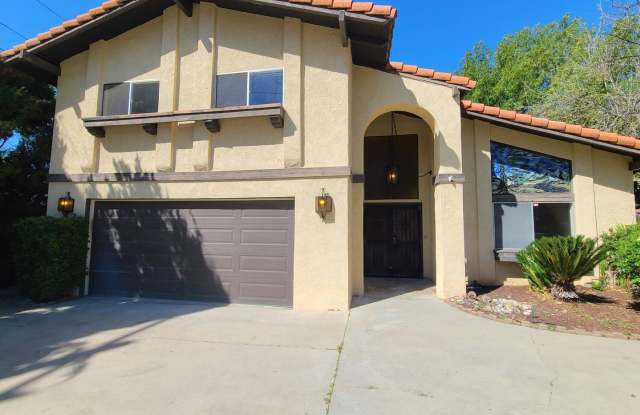 Beautiful 2-Story South Redlands Home with 3 Bedrooms and a Family Room!