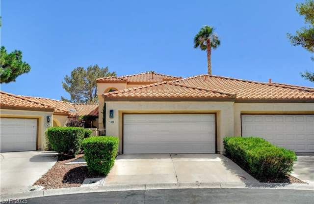 Welcome to your new home! In the exclusive Painted Desert community