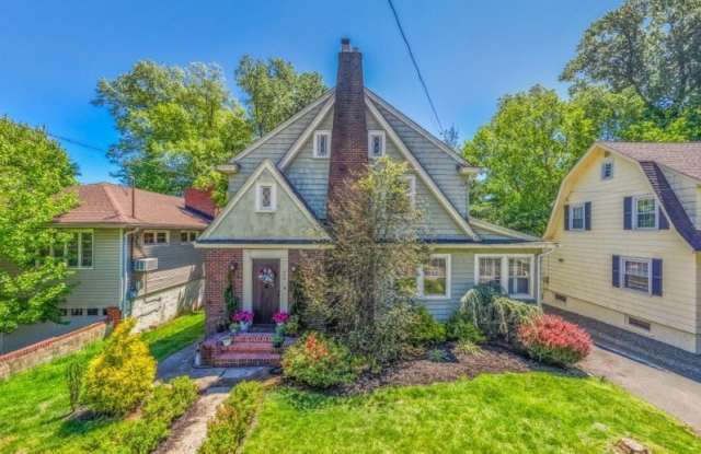 366 Gregory Ave