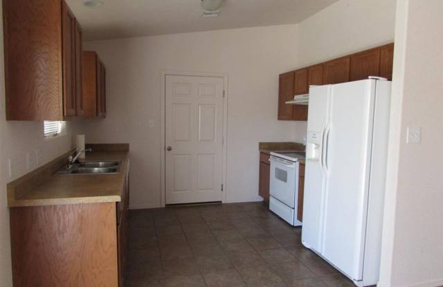 3 bedroom 2 bath home for Rent