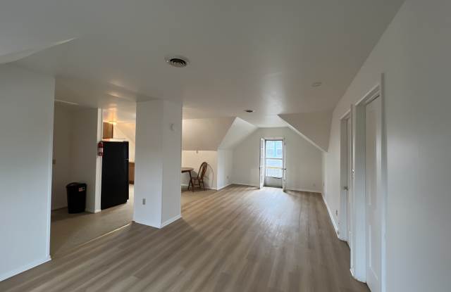 1611 Edgewood Ave - 1/2