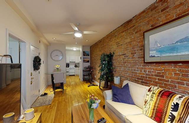 North End 2bed / 1bath apartment in Boston- laundry in building