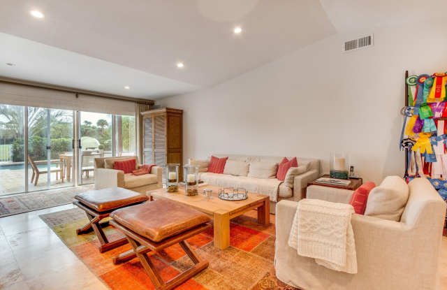 2312 Las Casitas Drive