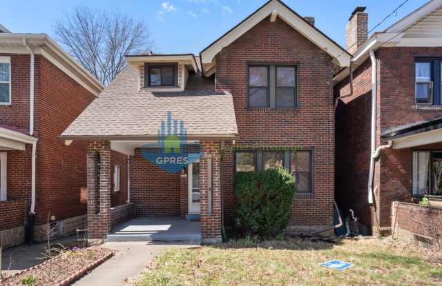 Spacious 3-Bedroom Home w/ Parking  Central A/C – Squirrel Hill