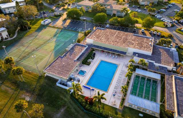 2 Vista Gardens Trail