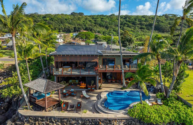 Photo of Samurai House: Oceanfront Estate w/ Infinity Pool, Theater  Stunning Views