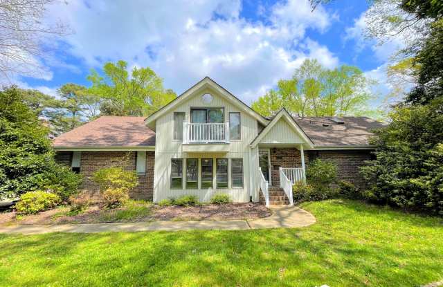 452 Suburban Parkway