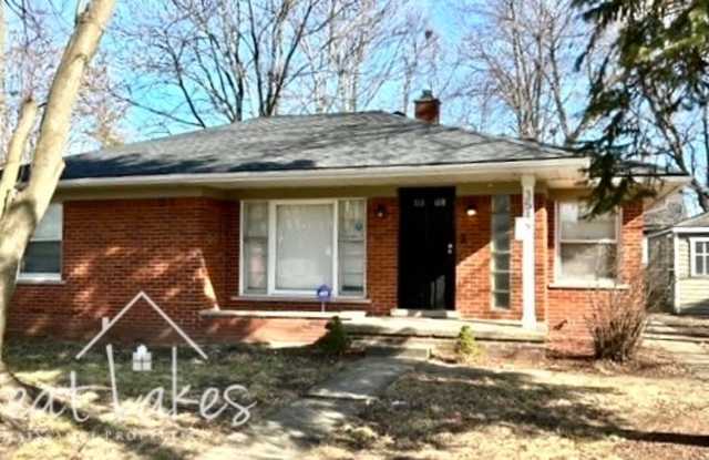 Beautiful 2 bedroom / 1 bathroom mid century ranch house now available for rent! - 3546 Bluehill Street, Detroit, MI 48224