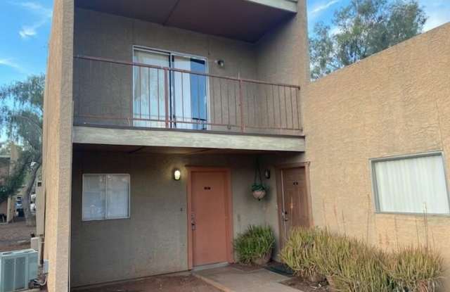 2838 E MARCONI Avenue unit: 203