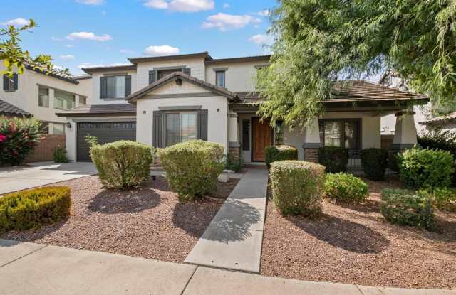 18813 E Arrowhead Trail