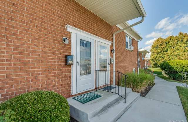 23 Alpine Drive unit: E