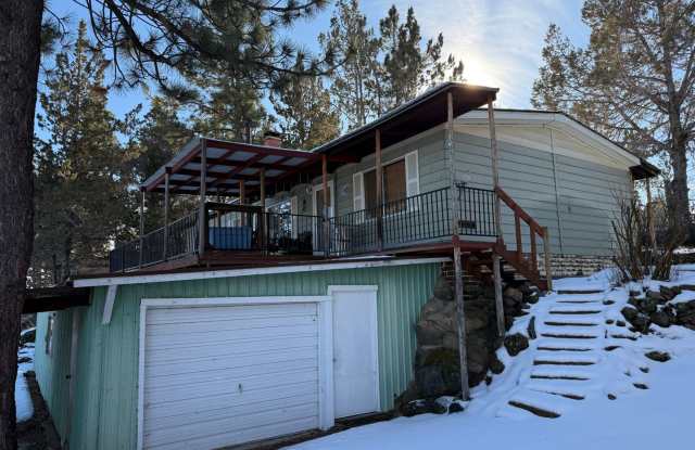 2 BEDROOM, 2 BATH FURNISHED LAKE FRONT RENTAL