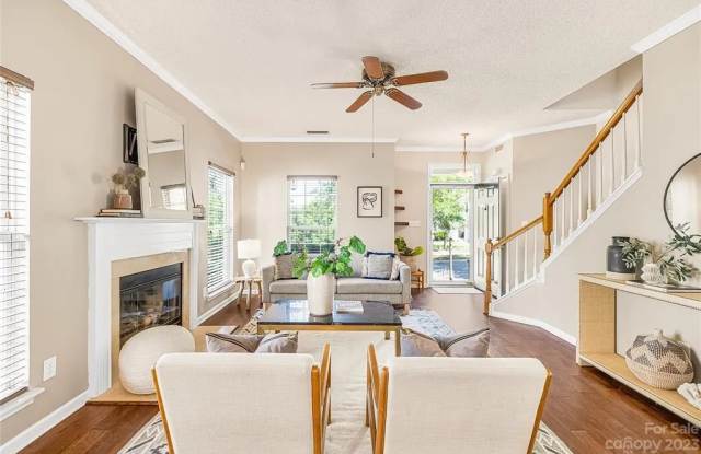 Photo of 5649 Winslow Ave Nw