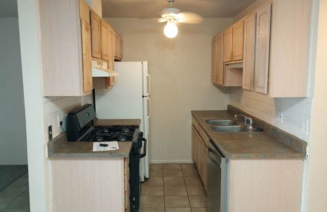 Expo 247 with 2 bed, 1 Bath, 800 SF with AC, and balcony