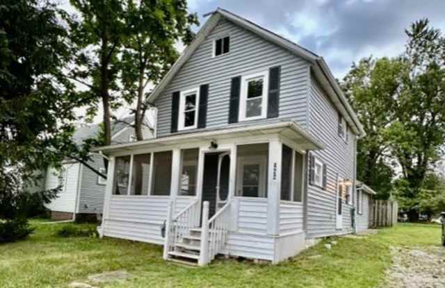 Photo of 422 W Smith Road