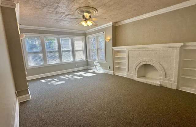 6327 North Oakley Ave.