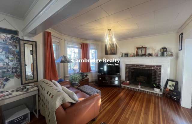 10 Townsend Rd.