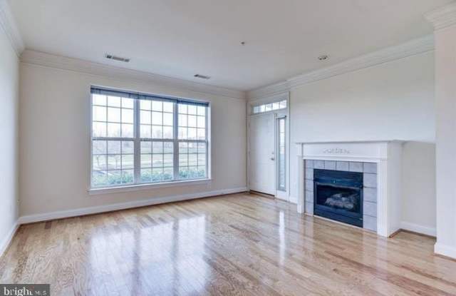 576 ORCHARD RIDGE Drive unit: 100