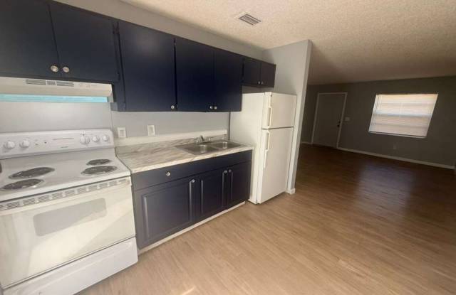 Photo of Cute, Coxy  Upgraded 2/1 Duplex!!