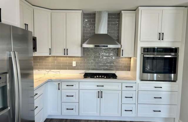 402 East Grover Street