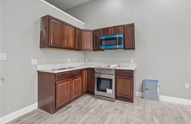 387 Broad Street unit: 1