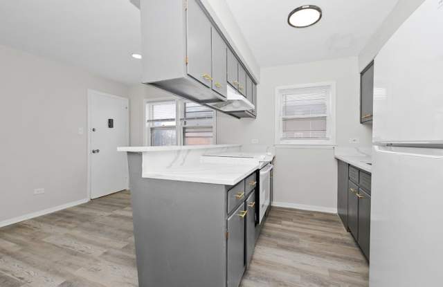 Photo of 2830 W 87th St