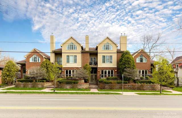 930 W Huron Street