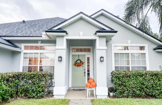 1124 ANDREA Way