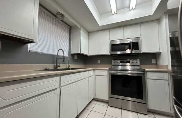 1101 North April Circle