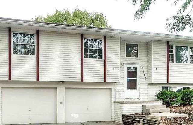 16110 Hickory St – 3 Bed/2 Bath Split Entry in Millard | 2-Car Garage, Updated Throughout, Big Backyard