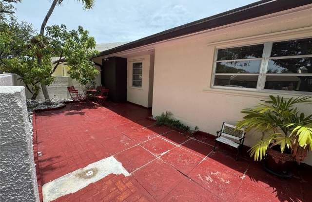 13846 Kendale Lakes Dr