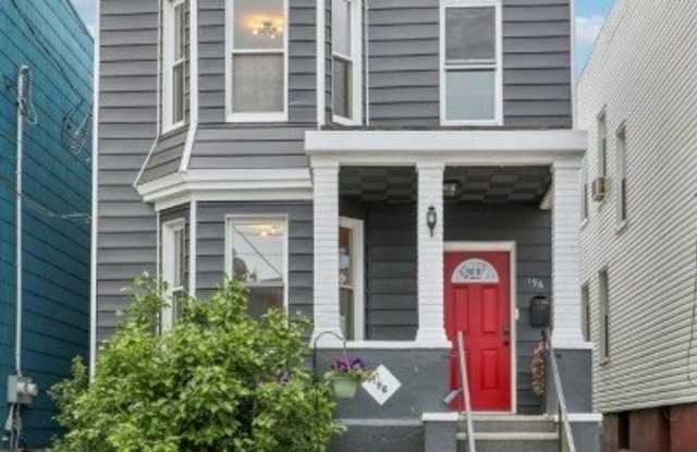 Photo of 196 Clendenny Ave