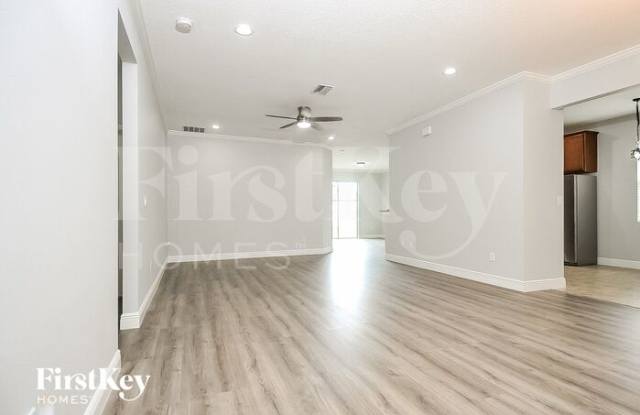 1107 Lauren Manor Loop