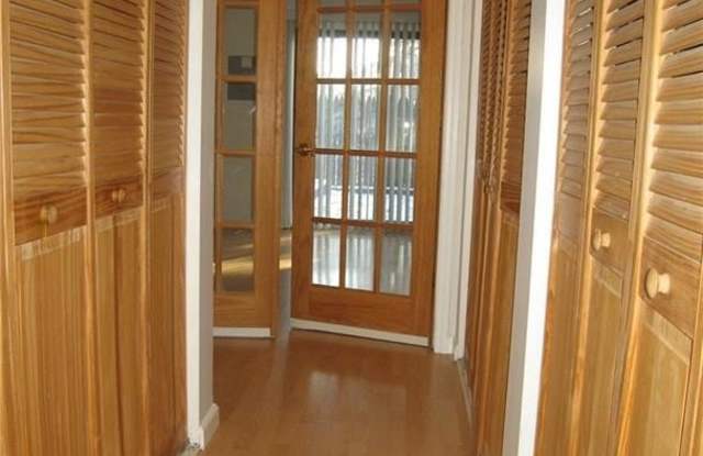 6107 N Oaks Boulevard