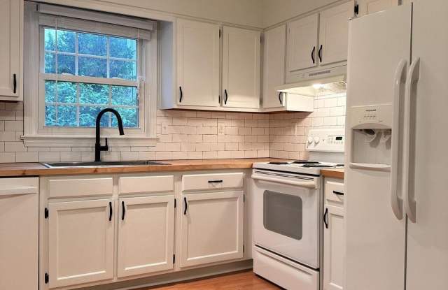 12015 Running Creek Rd