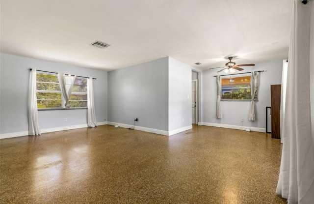 1908 E CRENSHAW STREET