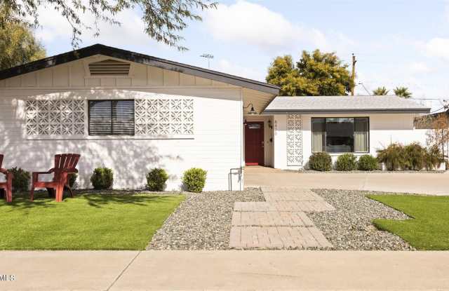 8426 E SAGE Drive