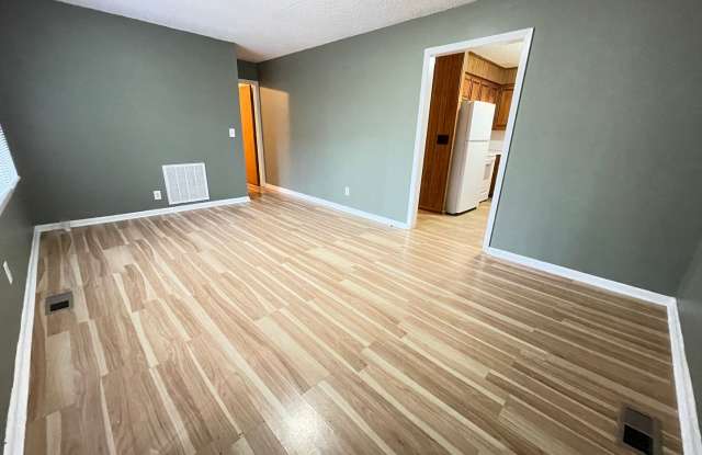 Fantastic location near downtown Pittsboro for this 2br duplex !
