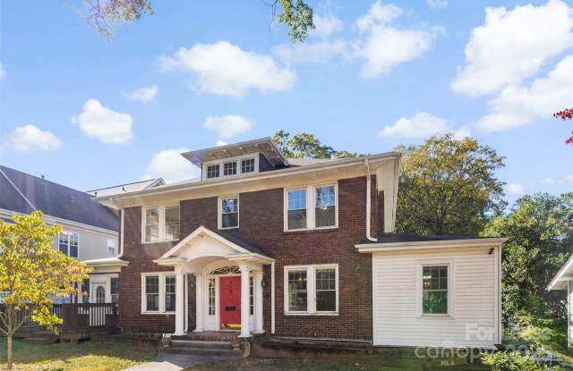 Photo of 715 Hawthorne Lane