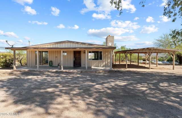 Photo of 692 W Wickenburg Way